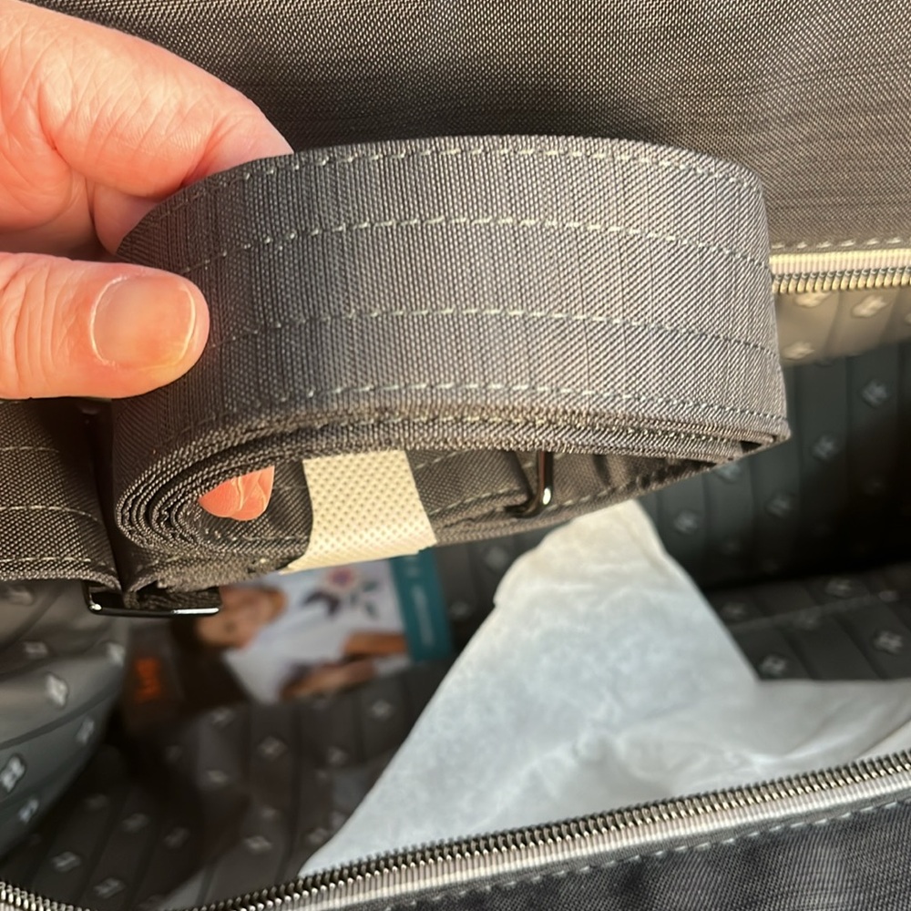 NWT Lug Drifter Duffel Bag - Brushed Grey - Picture 7 of 9